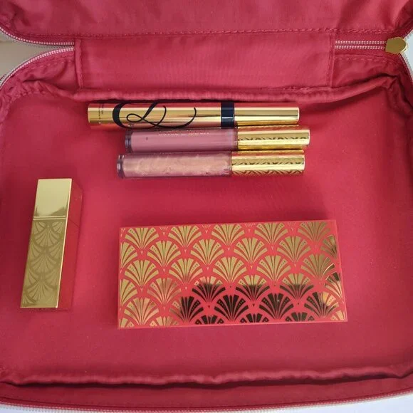 Estee Lauder Red Velvet Gift Box - Picture 4 of 6